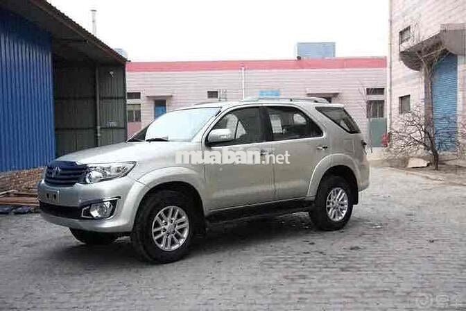 Toyota Fortuner 2014 2.7V 4x2 AT - 61000 km