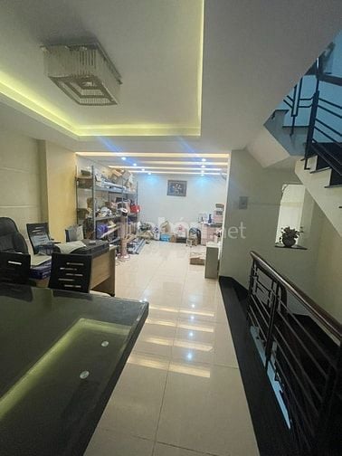 Cho thuê nhà đường 20m khu kiều đàm phường tân hưng quận 7. 
