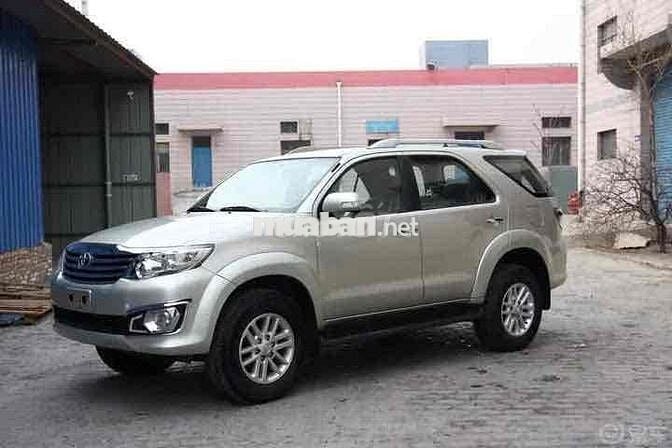 Toyota Fortuner 2014 2.7V 4x2 AT - 61000 km
