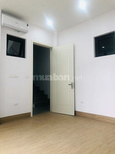 Cho thuê văn phòng tầng 5 nhà số 5, ngó 25,phố Dịch Vọng Hậu,Cầu Giấy,