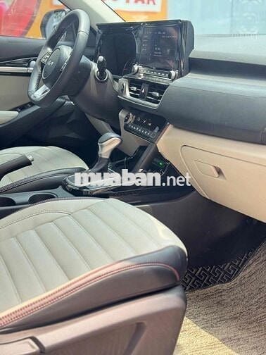 Kia Seltos 1.4Premium 2023 màu đen siêu đẹp
