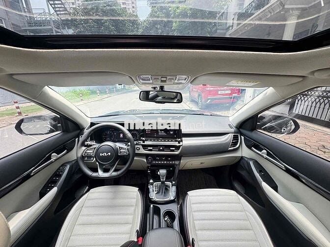 Kia Seltos 1.4Premium 2023 màu đen siêu đẹp