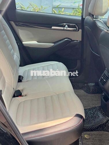 Kia Seltos 1.4Premium 2023 màu đen siêu đẹp
