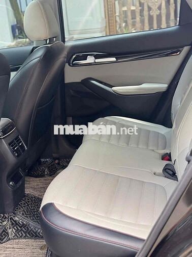 Kia Seltos 1.4Premium 2023 màu đen siêu đẹp