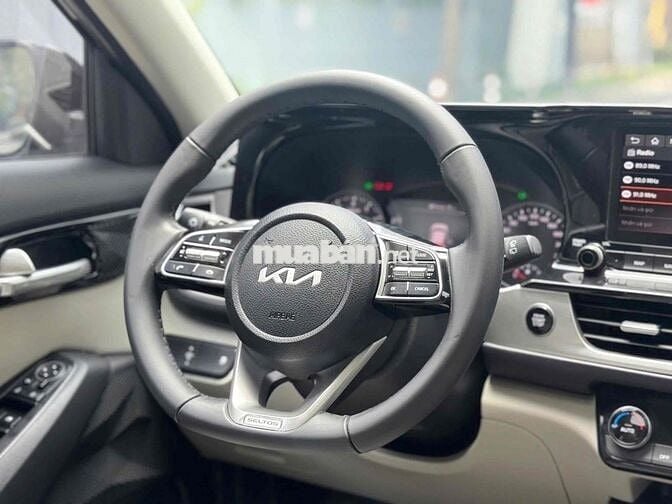 Kia Seltos 1.4Premium 2023 màu đen siêu đẹp
