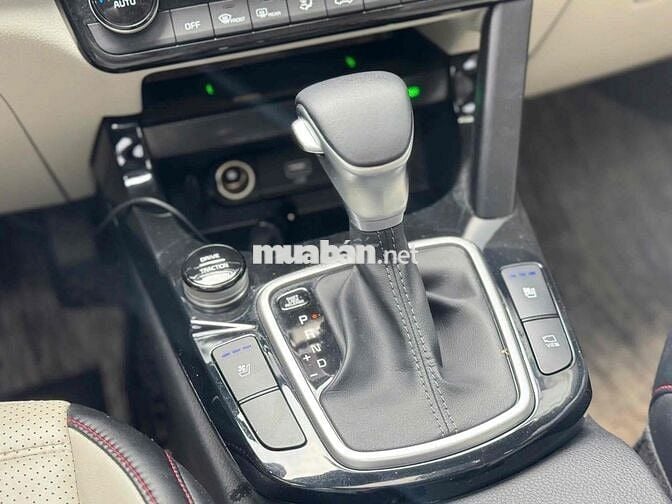Kia Seltos 1.4Premium 2023 màu đen siêu đẹp