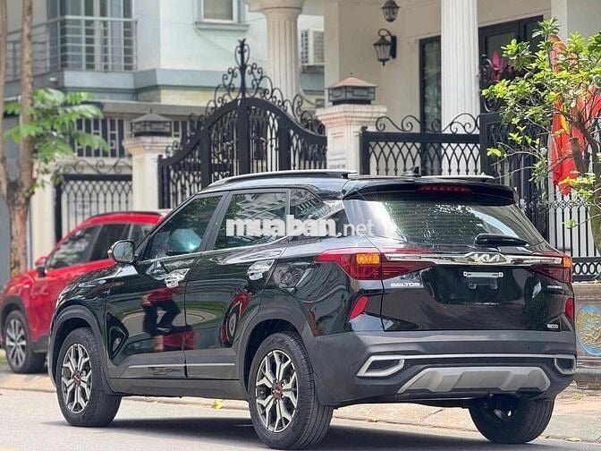 Kia Seltos 1.4Premium 2023 màu đen siêu đẹp