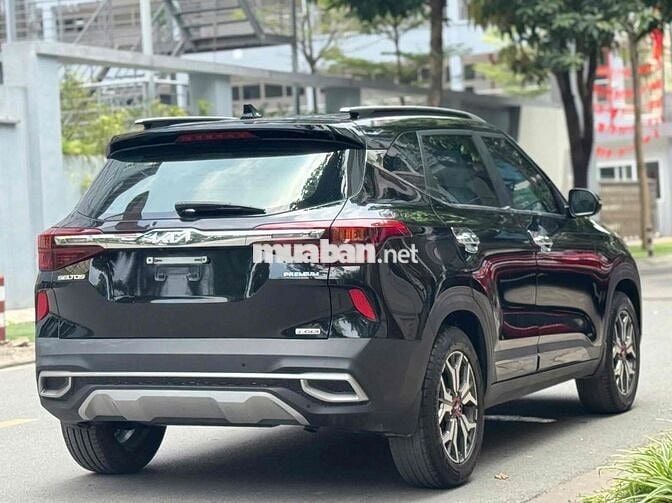 Kia Seltos 1.4Premium 2023 màu đen siêu đẹp