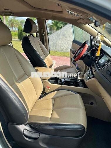 Kia Sedona 2015 Trắng Nhập Khẩu Hàn