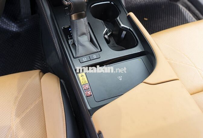 Lexus ES250 2023 đăng ký lần đầu 2024 - 14000 km