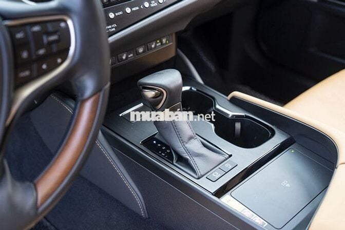 Lexus ES250 2023 đăng ký lần đầu 2024 - 14000 km