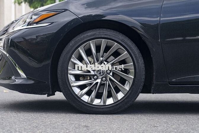 Lexus ES250 2023 đăng ký lần đầu 2024 - 14000 km