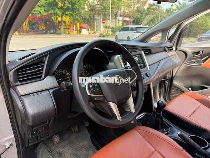 Toyota Innova 2.0E sản xuất 2017