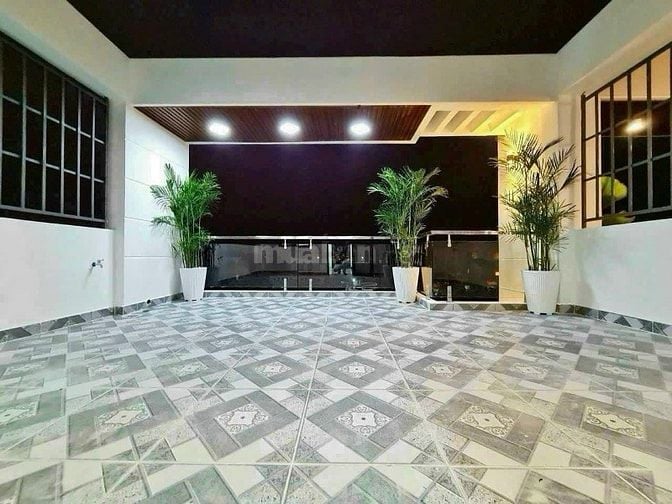 Bân nhà mặt tiền đường Phan Văn Khoẻ, Quận 6. Giao Mai Xuân Thưởng
