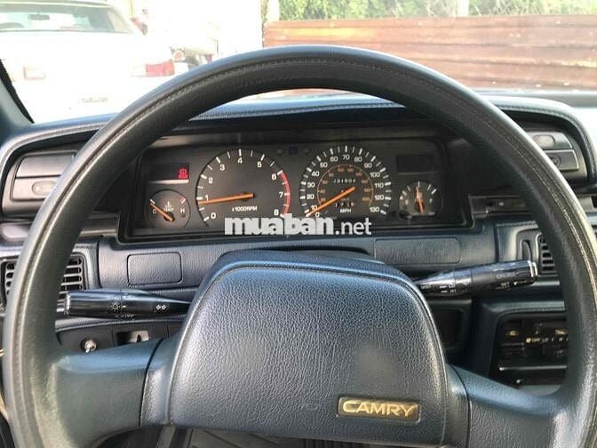 Toyota Camry 1987 - 100000 km