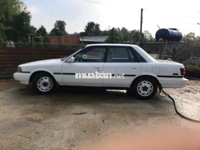 Toyota Camry 1987 - 100000 km