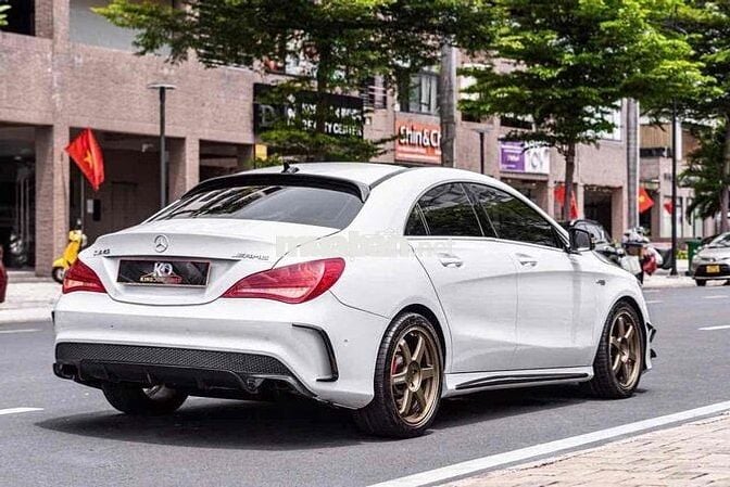 CLA45 4Matic Model 2016 màu trắng 360 Hp mạnh mẽ