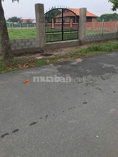 Cần bán gấp lô đất nền đường 14, Tân Thông Hội, 896m2, 300m2 thổ cư 