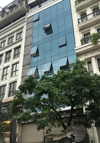 Cho thuê tòa nhà mặt phố Linh Lang: 110m2, 1 hầm, 9 tầng