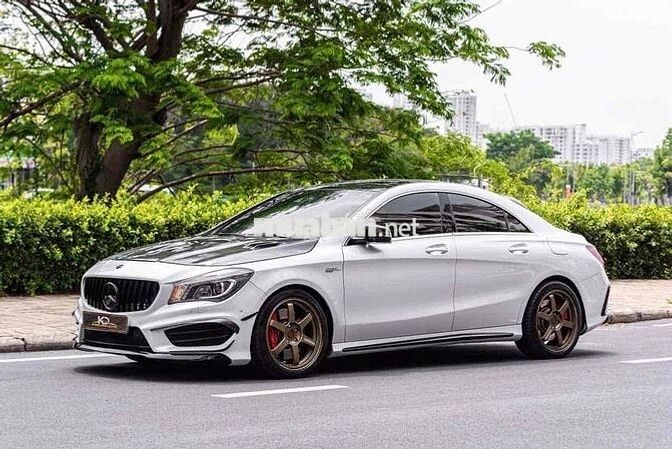 CLA45 4Matic Model 2016 màu trắng 360 Hp mạnh mẽ