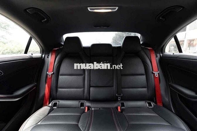 CLA45 4Matic Model 2016 màu trắng 360 Hp mạnh mẽ