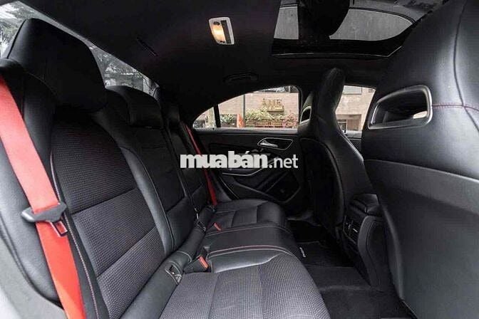CLA45 4Matic Model 2016 màu trắng 360 Hp mạnh mẽ