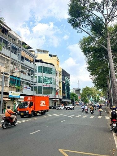 🌷 🌷 🌷 BÁN NHÀ MẶT TIỀN : 136H NGUYỄN TRI PHƯƠNG - P. 9 - Q. 5 - HCM