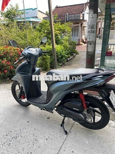 Cần bán xe vision đời mới đẹp keng
