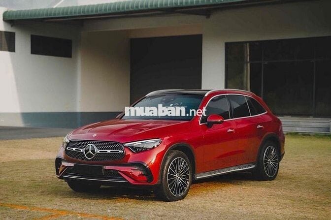 GLC300 AllNew – Màu Đỏ Độc Lạ – Lăn Bánh 12.600km
