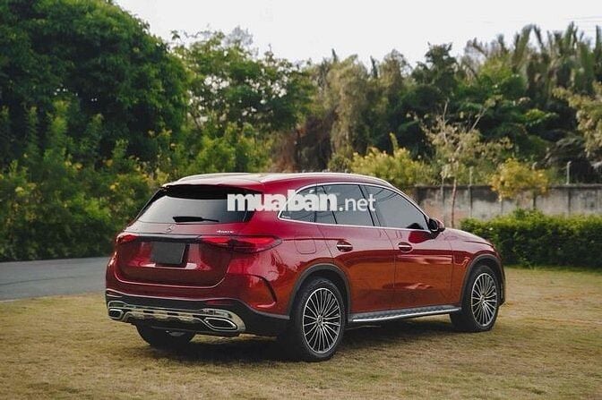 GLC300 AllNew – Màu Đỏ Độc Lạ – Lăn Bánh 12.600km