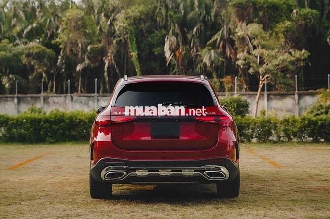 GLC300 AllNew – Màu Đỏ Độc Lạ – Lăn Bánh 12.600km