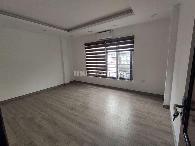 Nhà mới 6 tầng,có thang máy, dt 42m2,ngõ cách mặt đường Kim Giang 20m