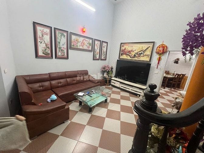 Chính chủ ra nước ngoài định cư cần bán nhà ngõ 1150 đường Láng
