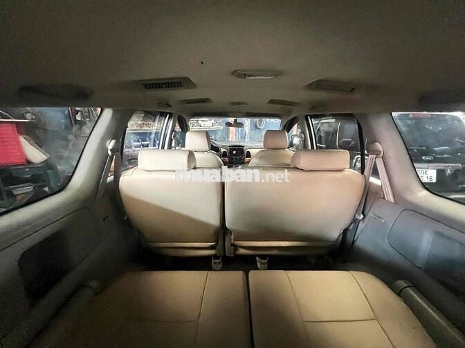 Toyota Innova 2011 G - 120000 km