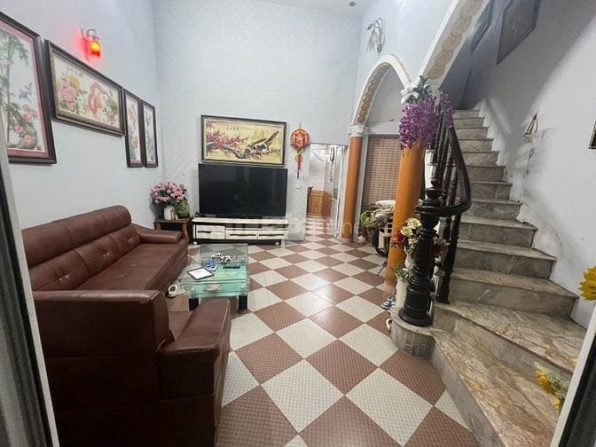 Chính chủ ra nước ngoài định cư cần bán nhà ngõ 1150 đường Láng