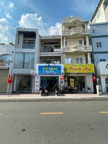 Giảm thêm 5 tỷ! Góc 2 MT Huỳnh Văn Bánh - 260m2 (12 x 20) - Hầm 7 Tầng