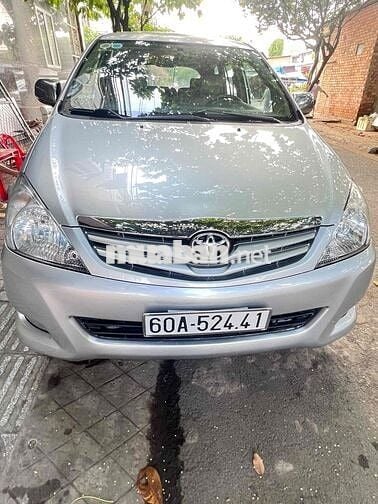 Toyota Innova 2011 G - 120000 km