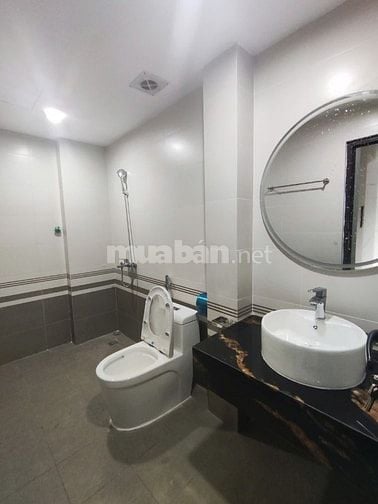 Nhà mới 6 tầng,có thang máy, dt 42m2,ngõ cách mặt đường Kim Giang 20m