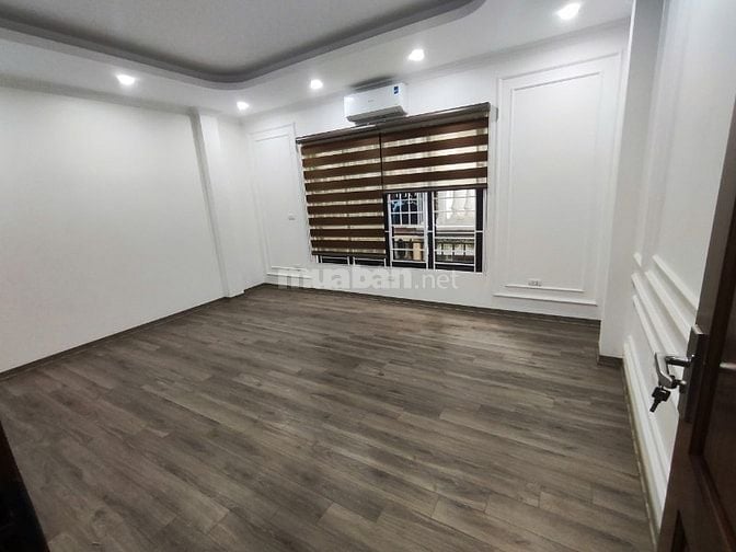 Nhà mới 6 tầng,có thang máy, dt 42m2,ngõ cách mặt đường Kim Giang 20m