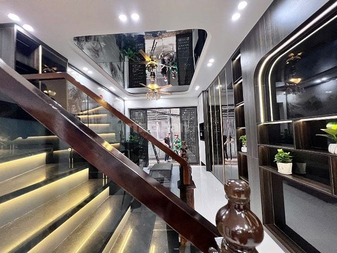 Bán gấp lô góc 50m2 15xtỷ ô tô vào nhà đường 800A Cầu Giấy