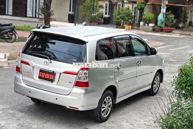 Toyota Innova 2015 2.0E - 156000 km