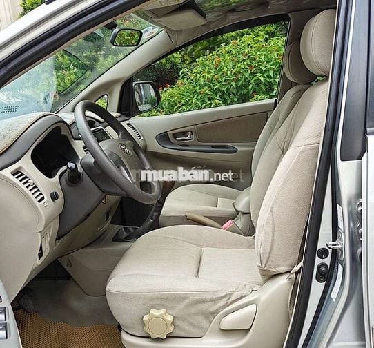Toyota Innova 2015 2.0E - 156000 km