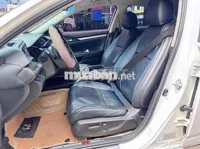 Honda Civic 2018 1.8 E - 70000 km