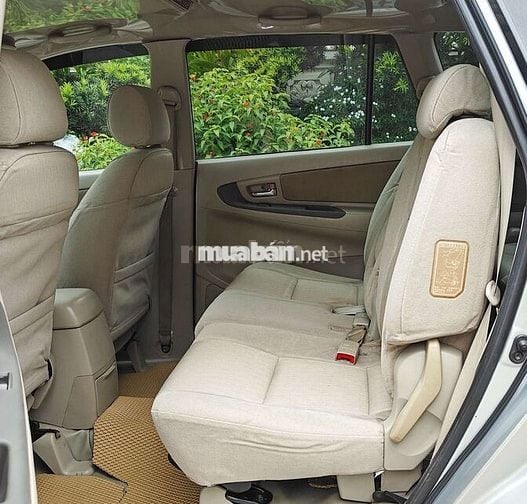 Toyota Innova 2015 2.0E - 156000 km
