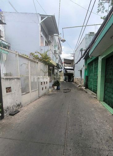Bán nhà HXH Lạc Long Quân P.3 Quận 11, chỉ 4.6 tỷ