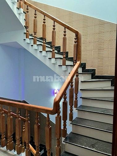 Thanh lý nhà Lý Chính Thắng, Quận 3. GIÁ 4TỶ850. DT 48m2. SHR HXH