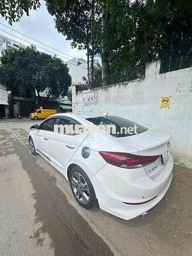 Hyundai Elantra 2017 2.0 AT - 74000 km