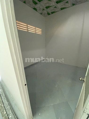 Cần bán gấp căn nhà ngay sau chợ Đầu Mối Hóc Môn 70m2 SHR giá 770tr