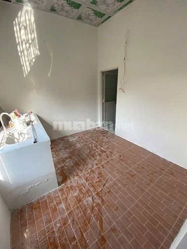 Cần bán gấp căn nhà ngay sau chợ Đầu Mối Hóc Môn 70m2 SHR giá 770tr