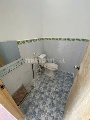 Cần bán gấp căn nhà ngay sau chợ Đầu Mối Hóc Môn 70m2 SHR giá 770tr